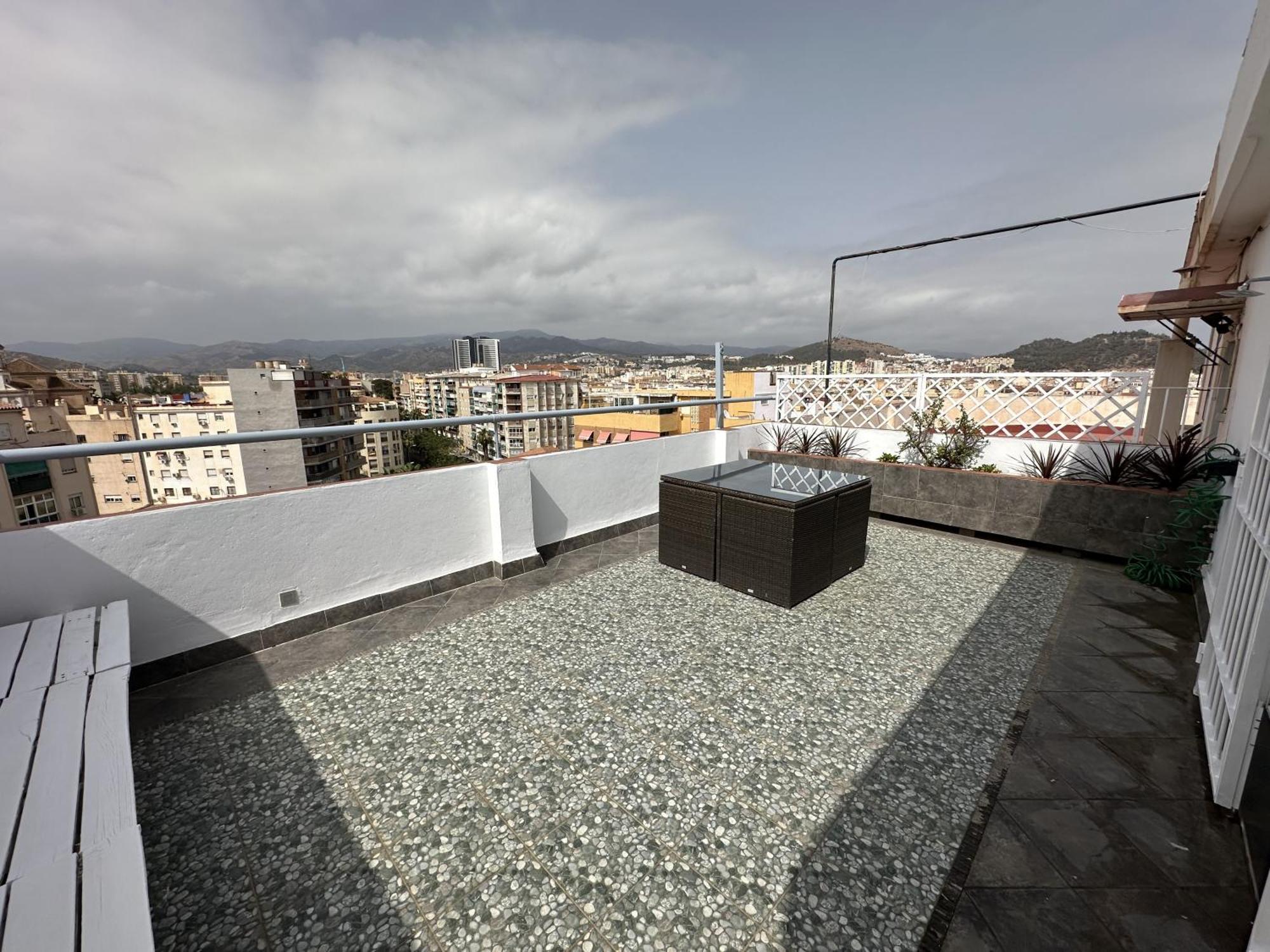 Апартаменти Atico Plaza Bailen Malaga Centro Екстер'єр фото